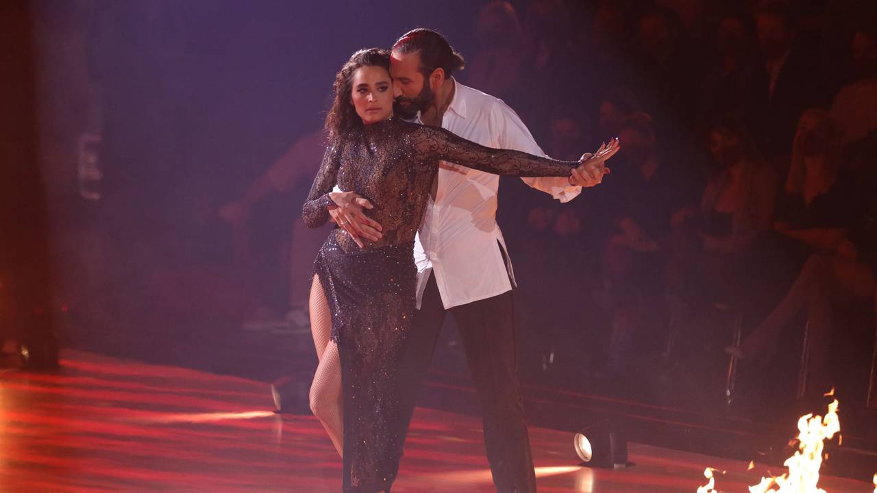 So nah wie bei ihrer Rumba am 11. März kommen sich Amira Pocher und „Let’s Dance“-Profi Massimo Sinató selten.