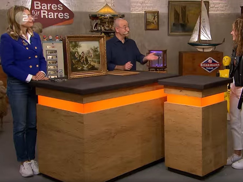 Zu sehen ist der „Bares für Rares“-Moderator Horst Lichter, die ZDF-Expertin Dr. Bianca Berding und Selina und Christian Stocker.