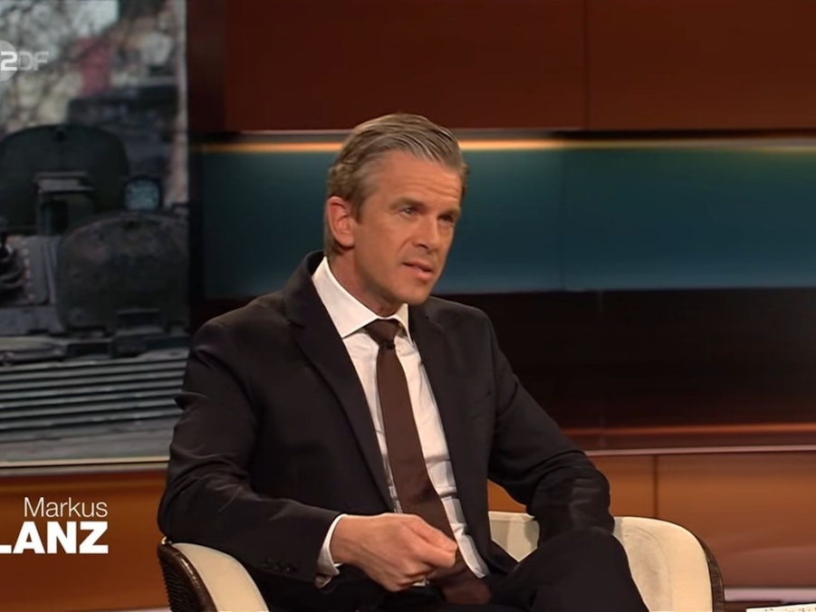 Markus Lanz sorgte für Verwirrung, als er behauptete, in Deutschland werde derzeit „intensiv“ über eine Kapitulation Selenskyjs diskutiert.
© ZDF