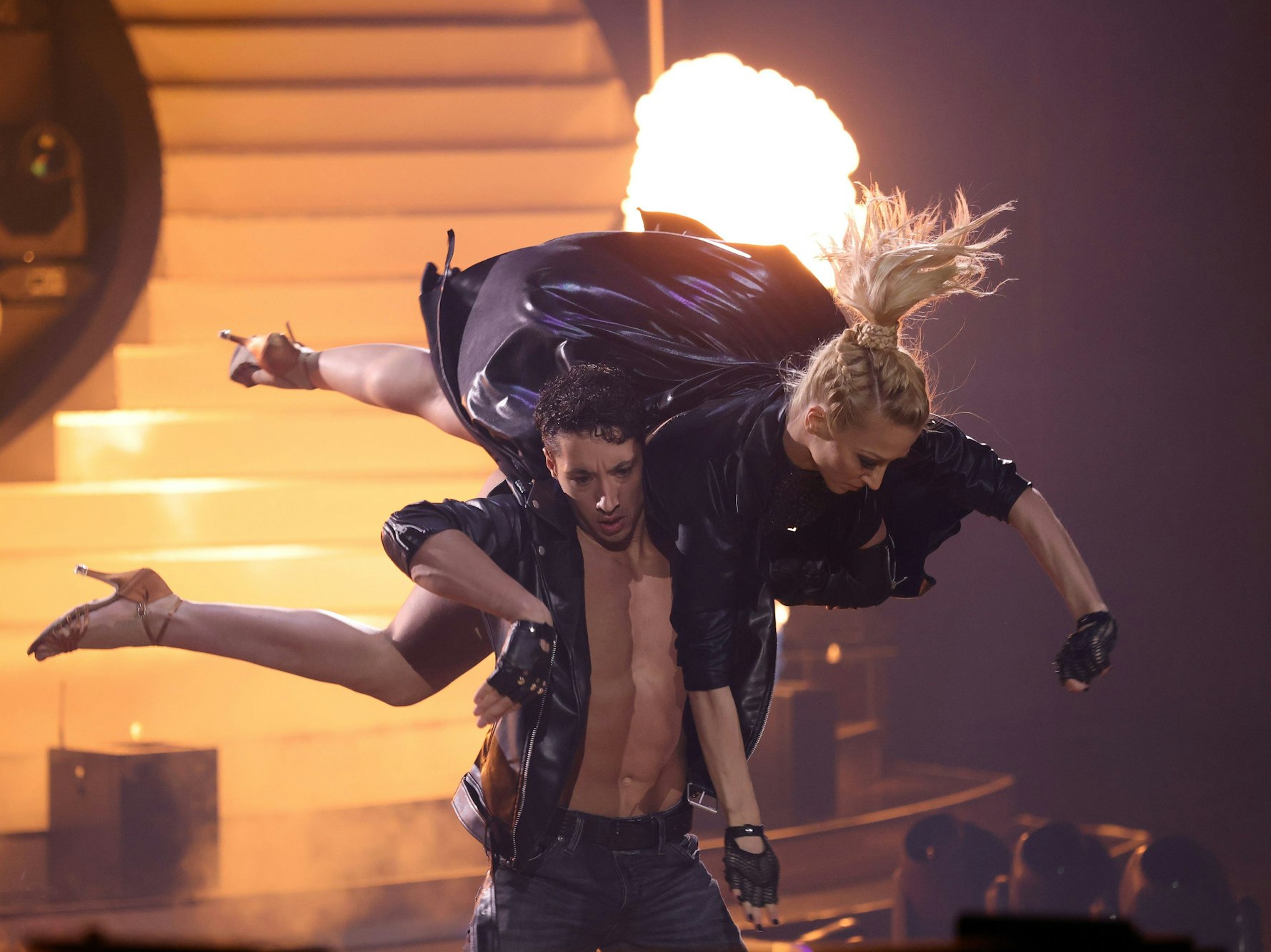 René Casselly und Kathrin Menzinger zeigen bei „Let’s Dance“ spektakuläre Elemente (hier in der Show am 4. März). Im Training kam es jetzt zu einem blutigen Zwischenfall.