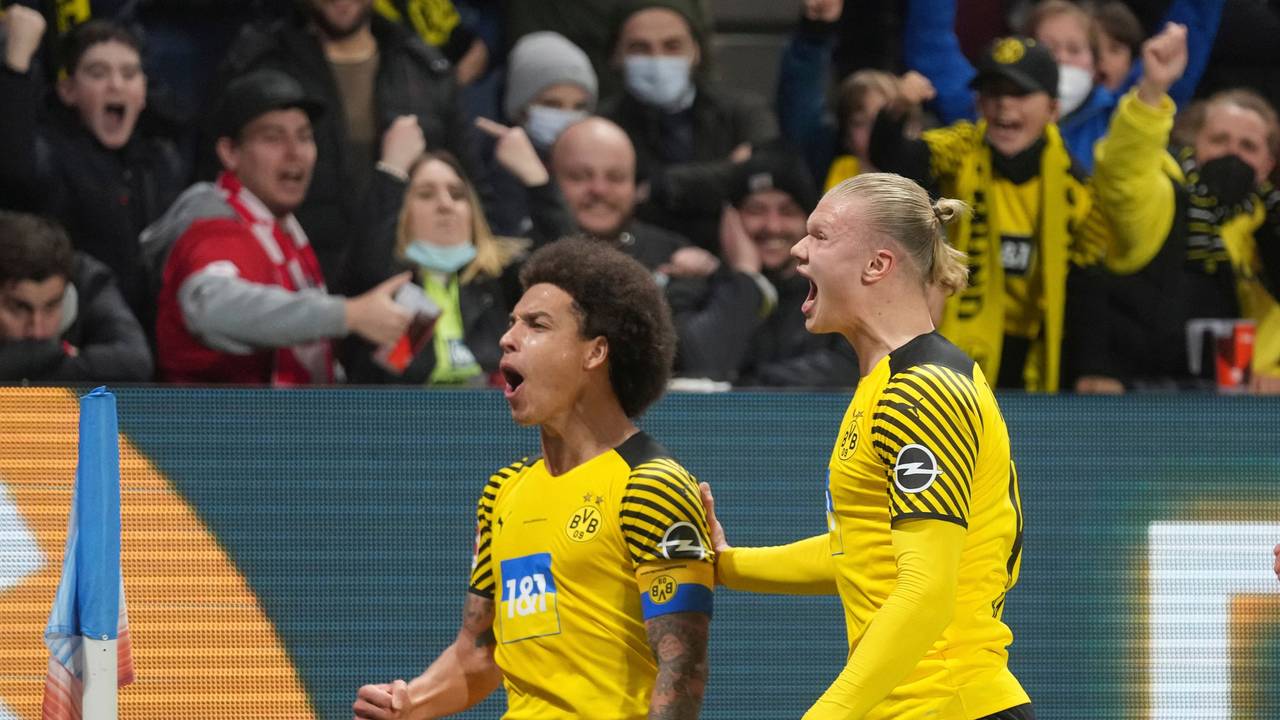 Axel Witsel und Erling Haaland feiern das 1:0 gegen den FSV Mainz 05.