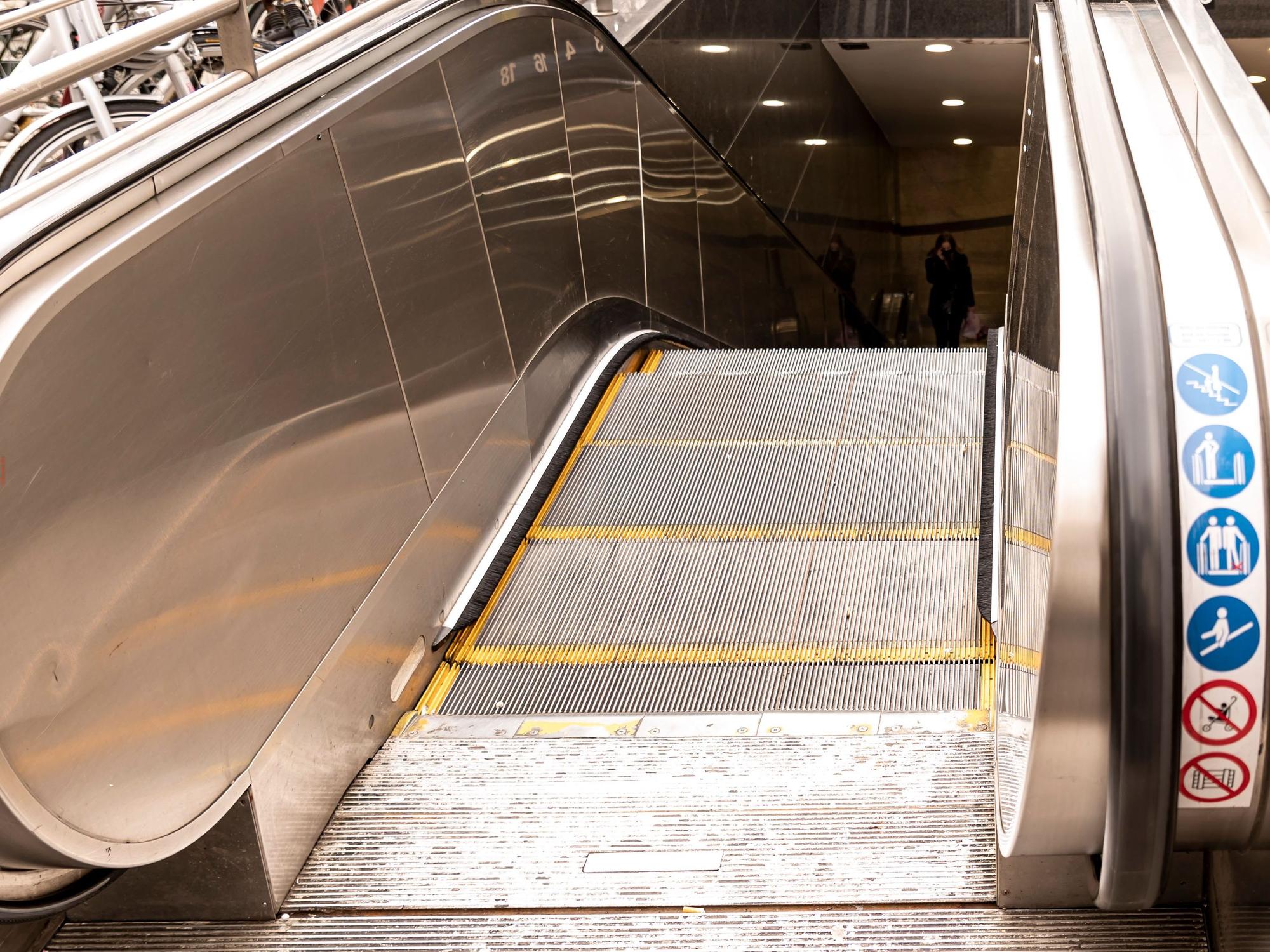Eine Rolltreppe am Kölner Neumarkt (Foto vom 16. März 2022). Vermehrt werden sie von Taschendieben außer Betrieb gesetzt.