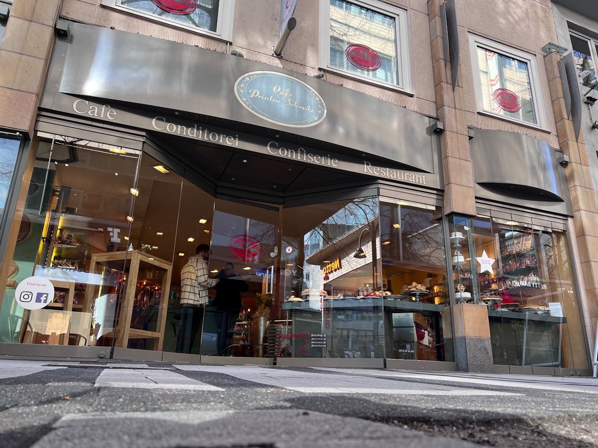 Aussenansicht Cafe Printen Schmitz in der Breite Straße in Köln