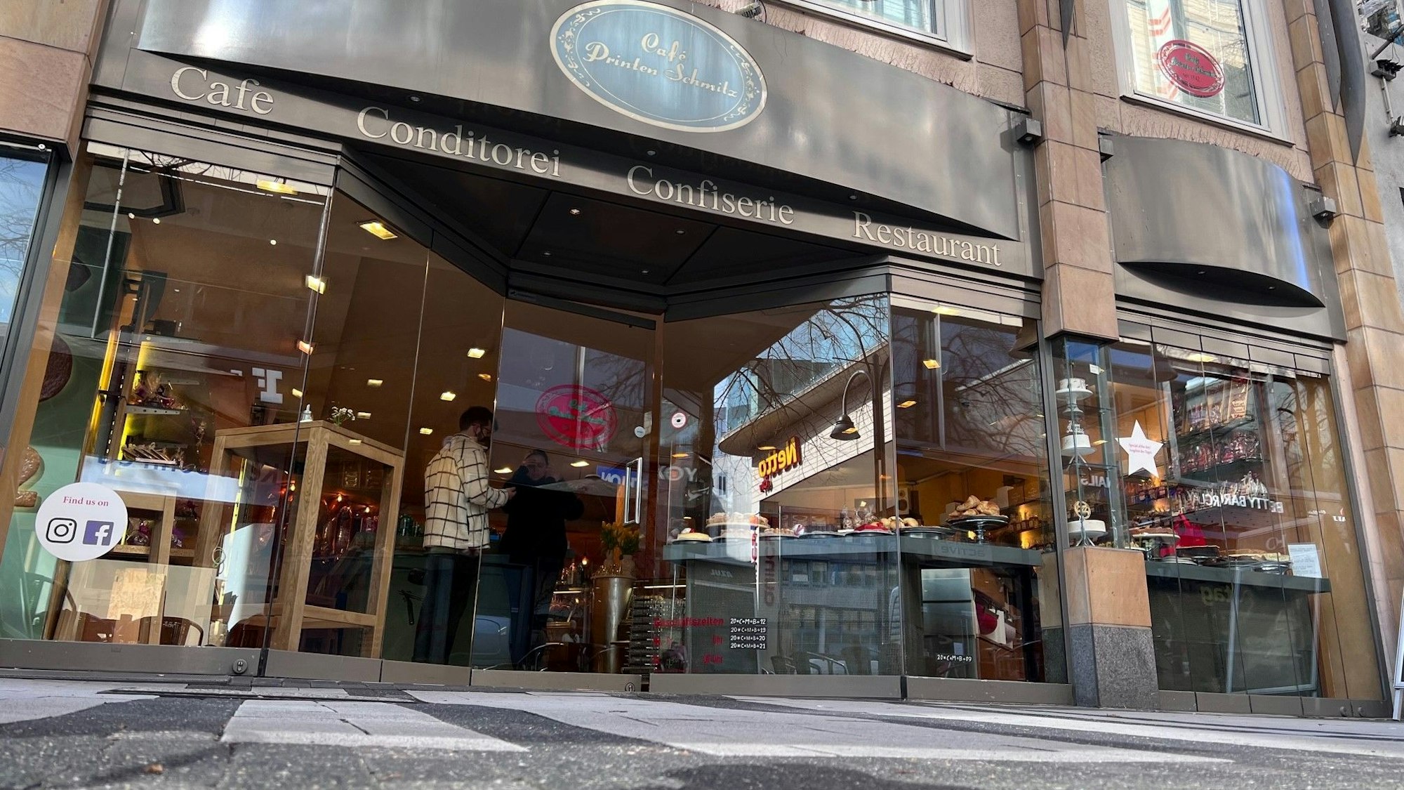 Aussenansicht Cafe Printen Schmitz in der Breite Straße in Köln