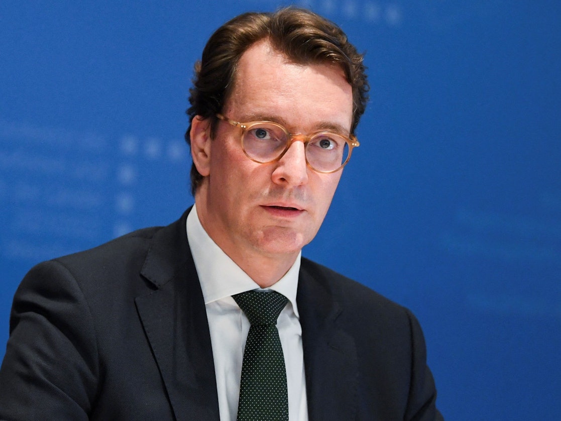 Hendrik Wüst (CDU), Ministerpräsident von Nordrhein-Westfalen: Er ist alles andere als zufrieden mit der aktuellen Corona-Politik. Das Foto zeigt ihn 2021.