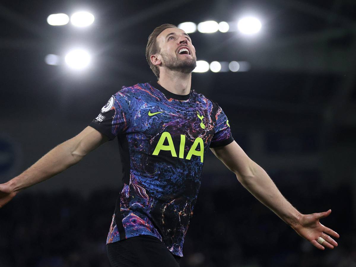 Harry Kane freut sich über sein Rekordtor.