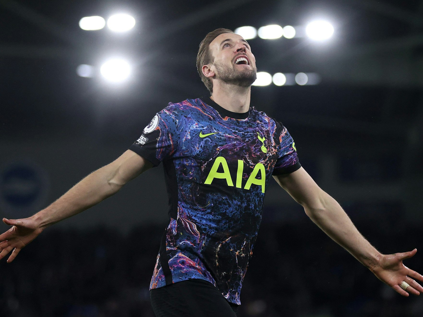 Harry Kane freut sich über sein Rekordtor.