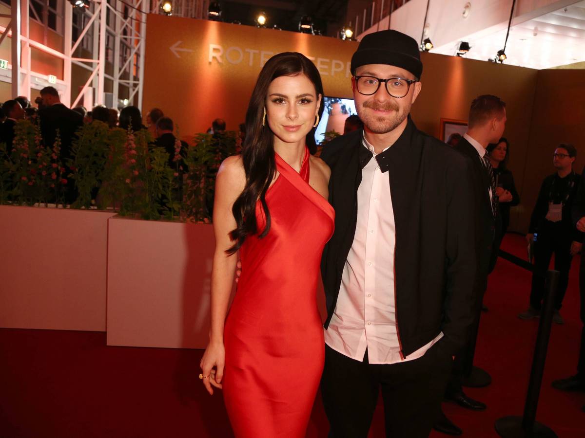 Lena Meyer-Landrut, hier 2018 mit Mark Forster auf dem roten Teppich bei der Verleihung der Goldenen Kamera in der Hamburg.