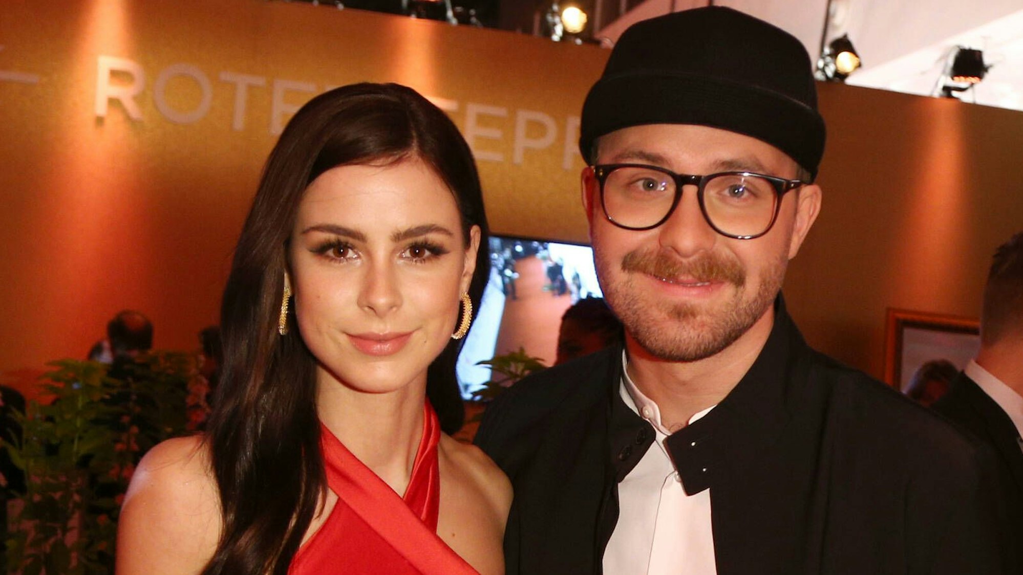 Lena Meyer-Landrut, hier 2018 mit Mark Forster auf dem roten Teppich bei der Verleihung der Goldenen Kamera in der Hamburg.