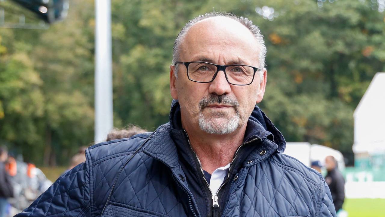 Jürgen Kohler am Sportpark Höhenberg.
