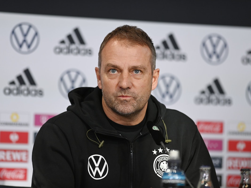 Bundestrainer Hansi Flick gibt eine Pressekonferenz.