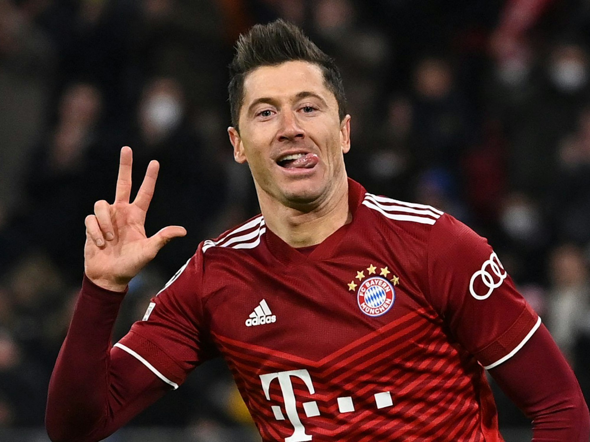 Münchens Robert Lewandowski bejubelt sein Tor zum 3:0.