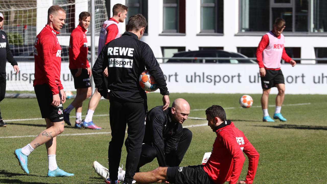 Ellyes Skhiri verletzte sich beim Training des 1. FC Köln am 18. März 2022