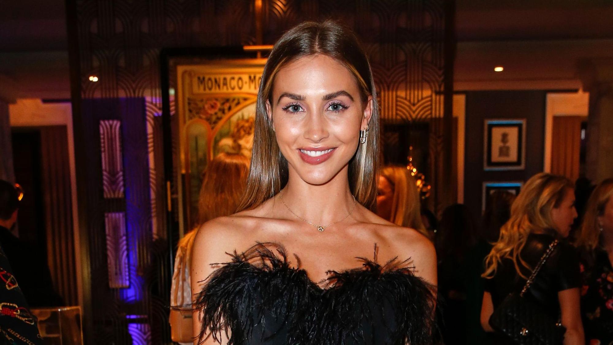 „Let's Dance“: Ex-Kandidatin Ann Kathrin-Götze zeigt sich in italienischen Luxus-Dessous – ihre Fans sind begeistert.