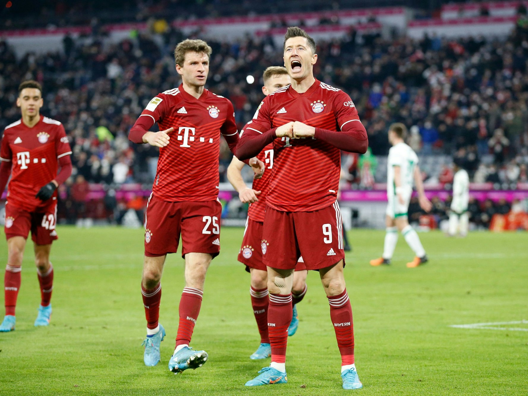 Robert Lewandowski bejubelt seinen Doppelpack gegen Union Berlin.