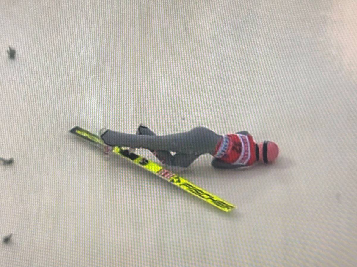 Daniel Huber rutscht übers Eis.