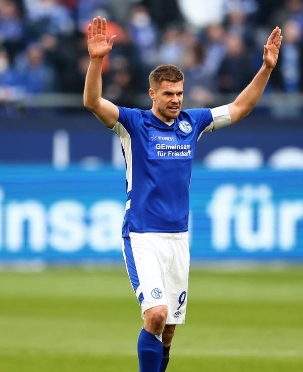 Simon Terodde jubelt für den FC Schalke 04.