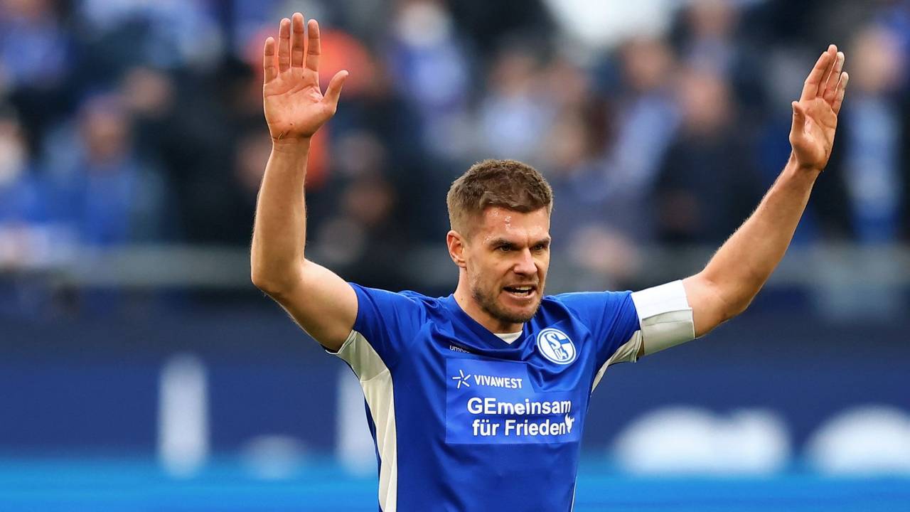 Simon Terodde jubelt für den FC Schalke 04.