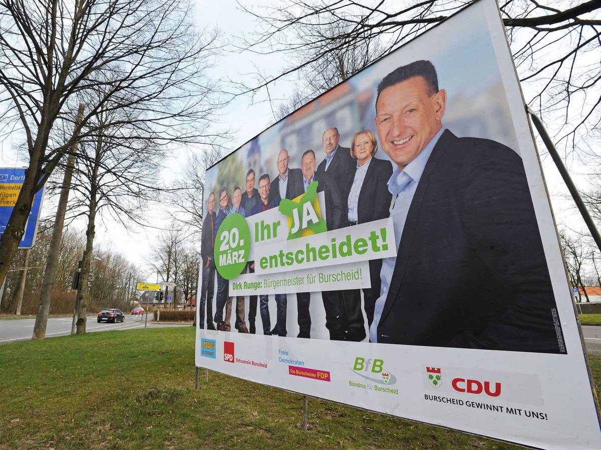 Wahlplakate Dirk Runge Foto: Britta Berg; Plakat von Dirk Runge in Burscheid.