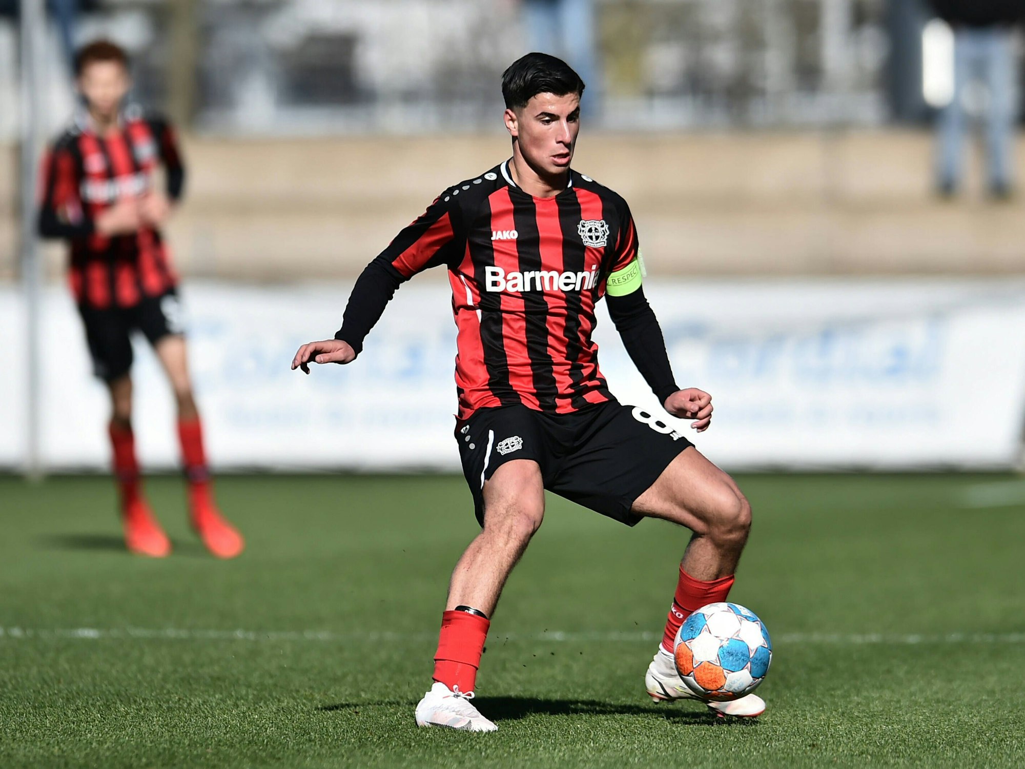 Arda Süne im Trikot von Bayer Leverkusen.