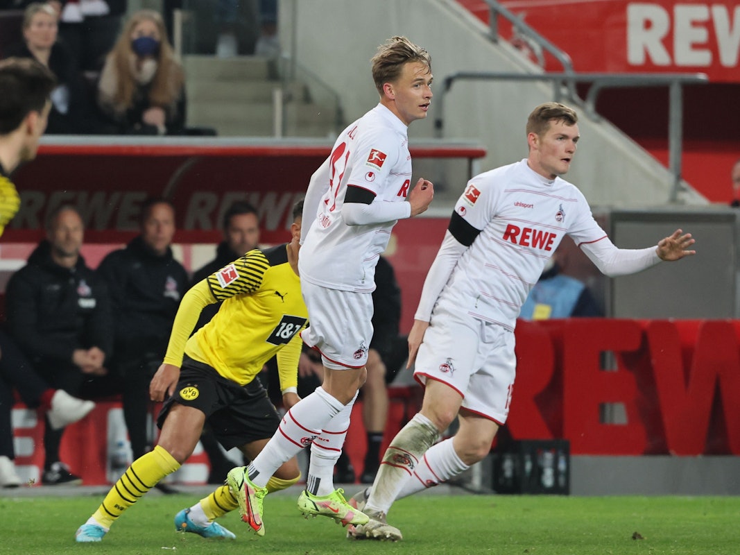Mathias Olesen gibt Bundesliga-Debüt.