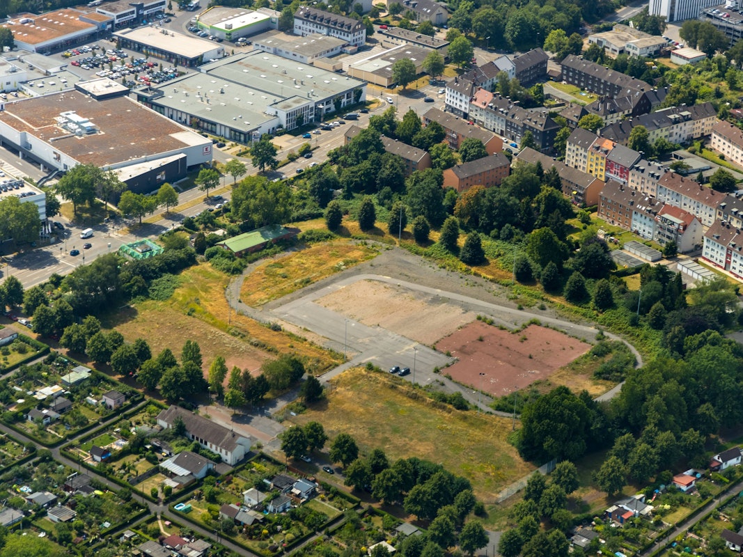 Luftbild von der Sportanlage Erbslöhstraße, Berthold-Beitz-Boulevard, Juspo 1918 Essen-Altenessen.