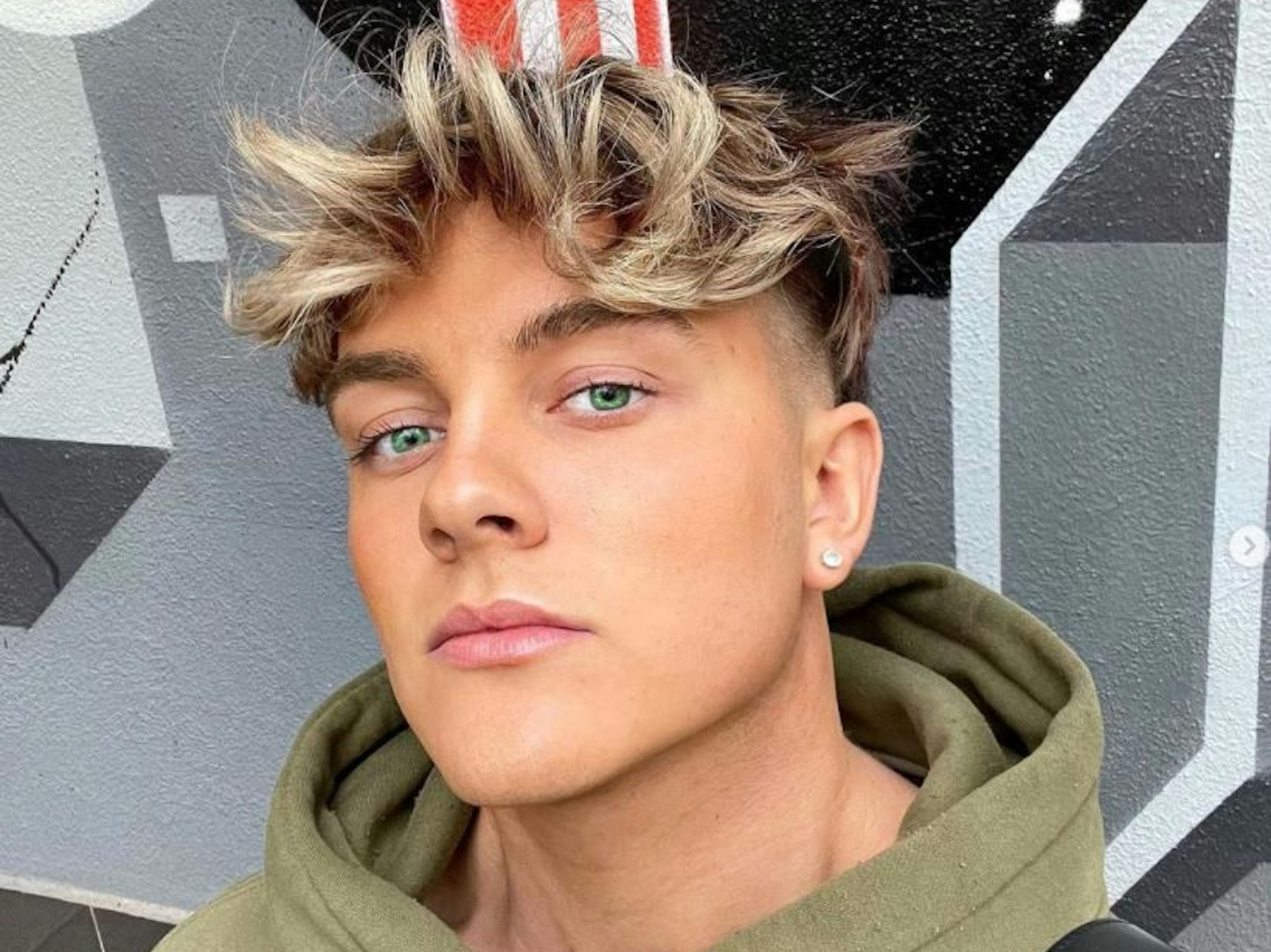 TikTok-Star Twenty4Tim auf einem Selfie vom 4. Januar 2022 auf Instagram.