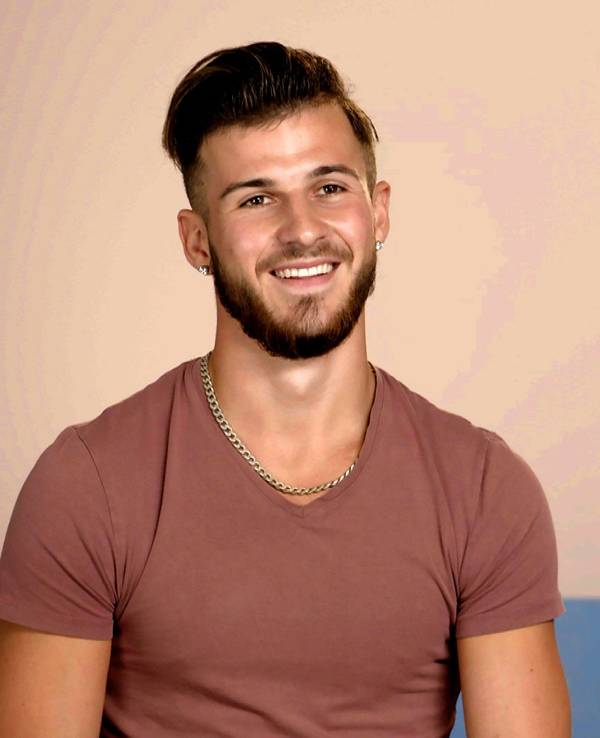 Das Foto zeigt den „First Dates Hotel“-Teilnehmer Pablo (Ausstrahlung: 21. März 2022)