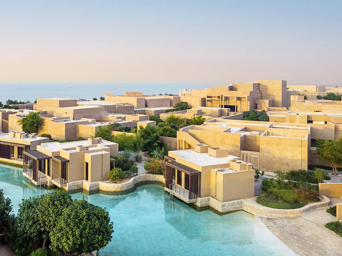 Blick auf die Häuser im Zulal Wellness Resort