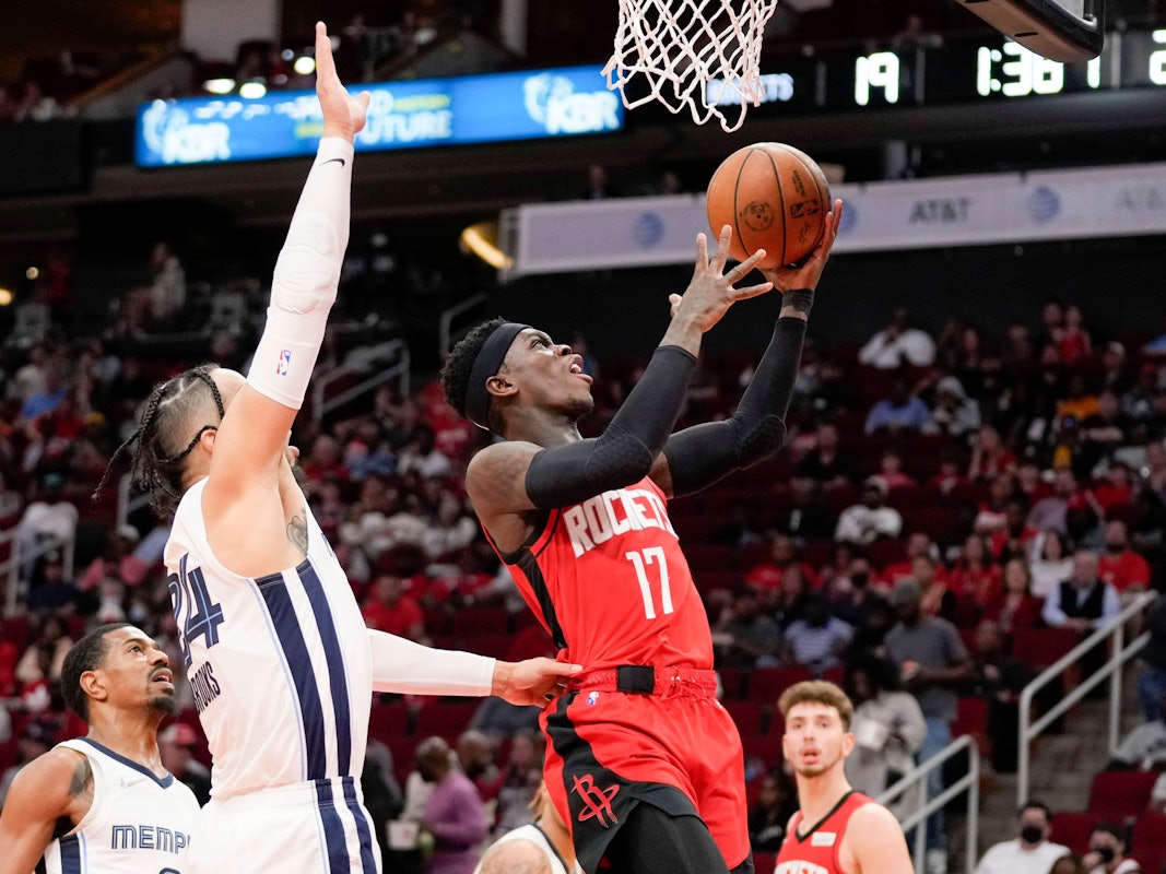 Basketball-Profi Dennis Schröder in Aktion.