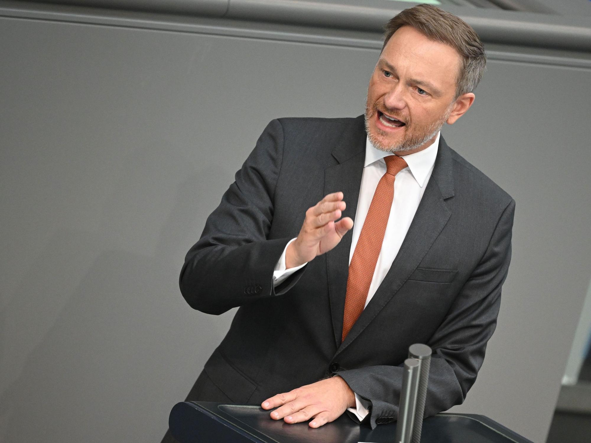 Christian Lindner (hier im Februar im Bundestag) verspricht baldige Entlastungen für die Bürger.