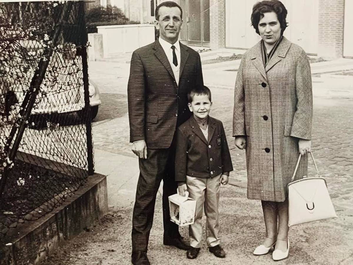 Richard Zalbertus (l.) mit Sohn und Ehefrau.
