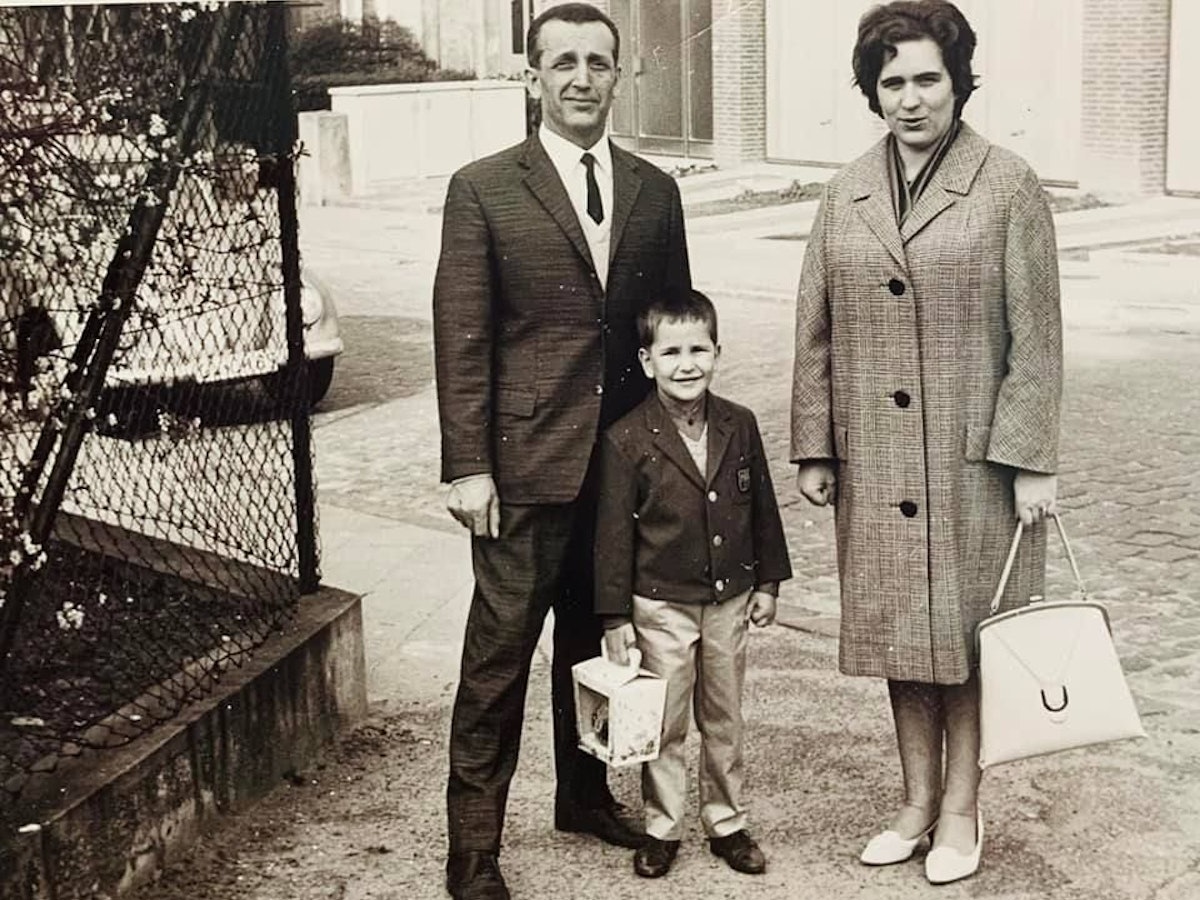 Richard Zalbertus (l.) mit Sohn und Ehefrau.