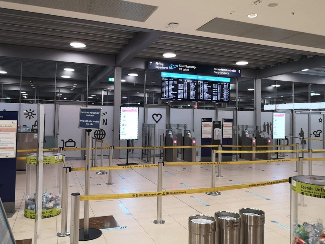 Leerer Abfertigungsbereich im Flughafen Köln/Bonn. Auch am Dienstag (22. März 2022) wurde am Flughafen gestreikt.