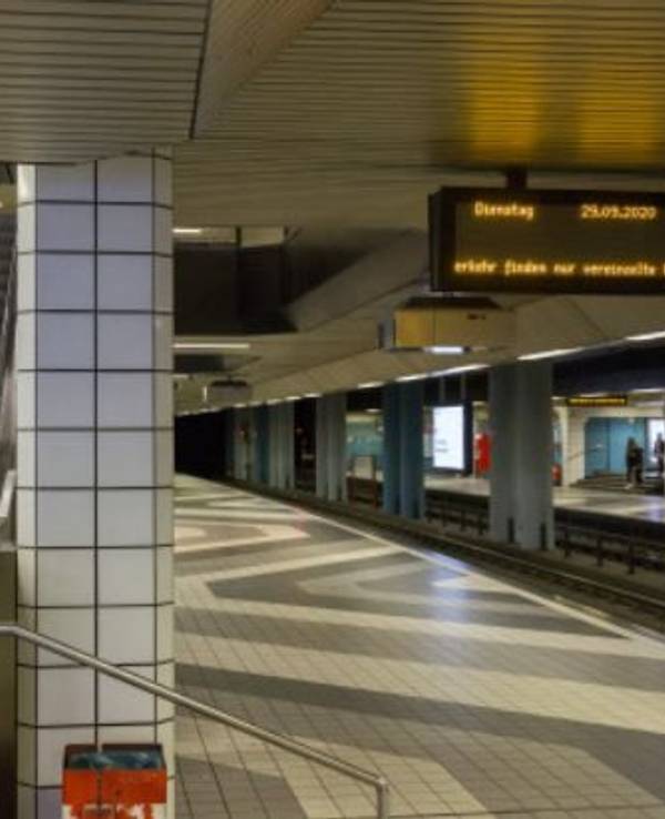 Die KVB-Haltestelle am Rudolfplatz (29. September 2020). Auf der Zwischenebene wurde ein 28-jähriger Kölner mit einem „Totschläger“ verletzt.