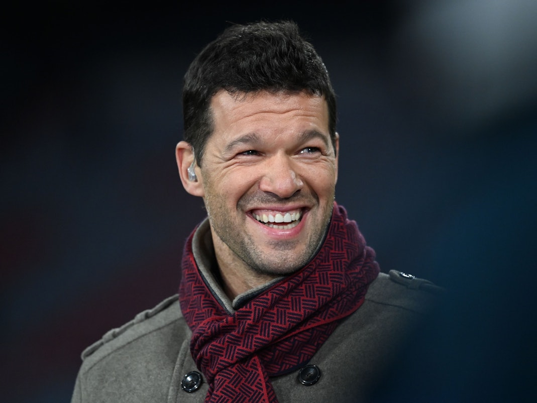 Michael Ballack lacht.