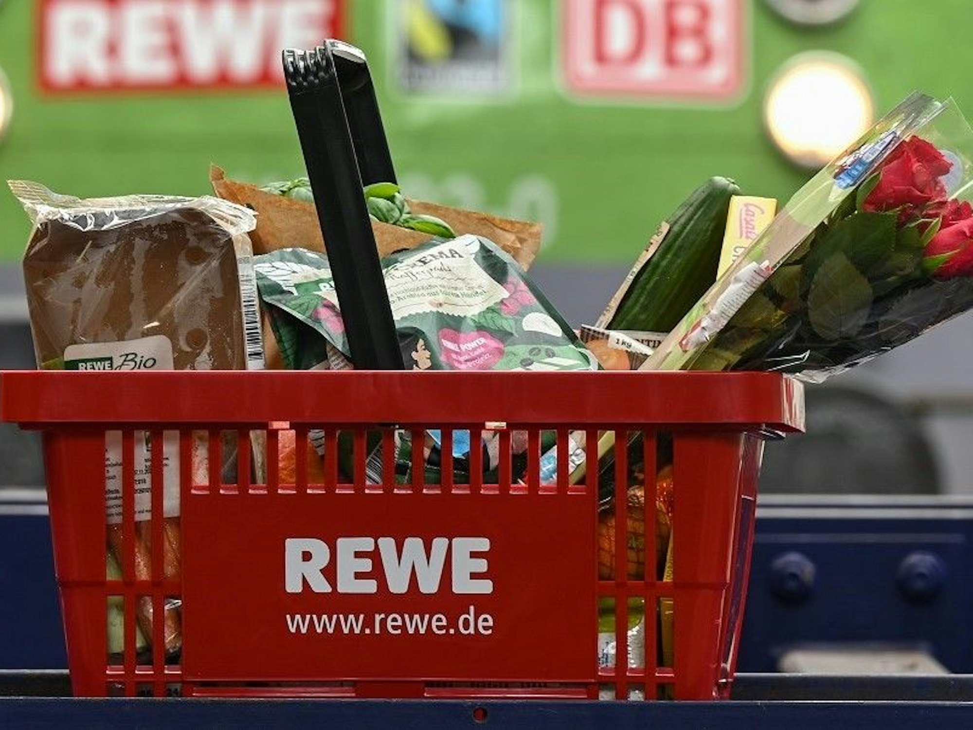 Rewe ruft aktuell ein Lebensmittel zurück. Das Käse-Produkt enthält eine giftige Chemikalie.