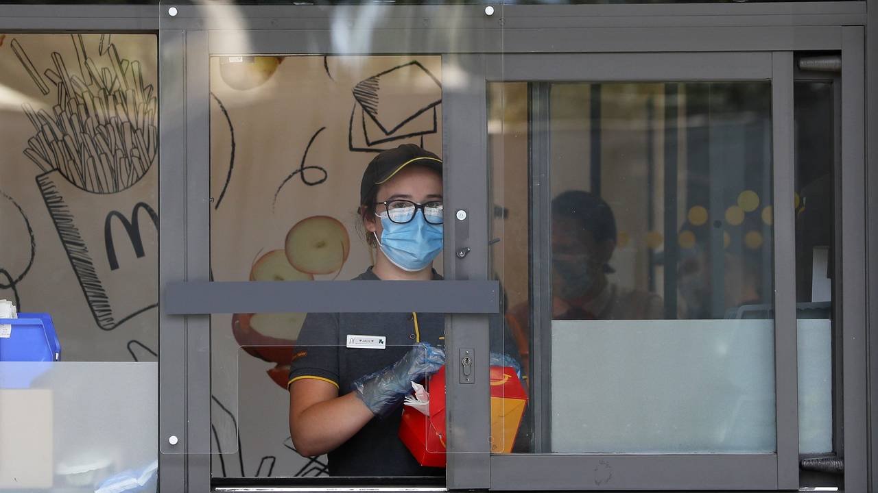 McDonald's zieht sich komplett aus Russland zurück, nachdem Putin die Ukraine überfallen hat. Nun installiert der russische Staat eine eigene Fastfood-Kette. Das Foto zeigt ein Archivbild aus Dublin.