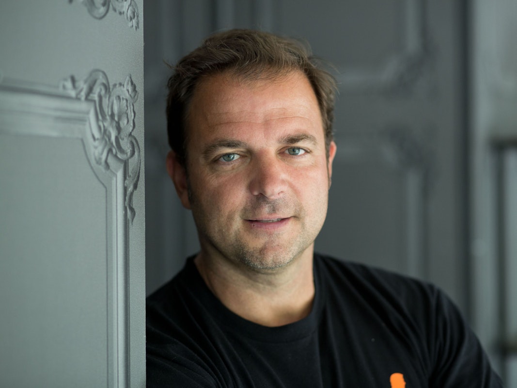 Hundetrainer, Komiker und Buchautor Martin Rütter posiert am 14.09.2016 in Berlin im Rahmen eines Pressetags.