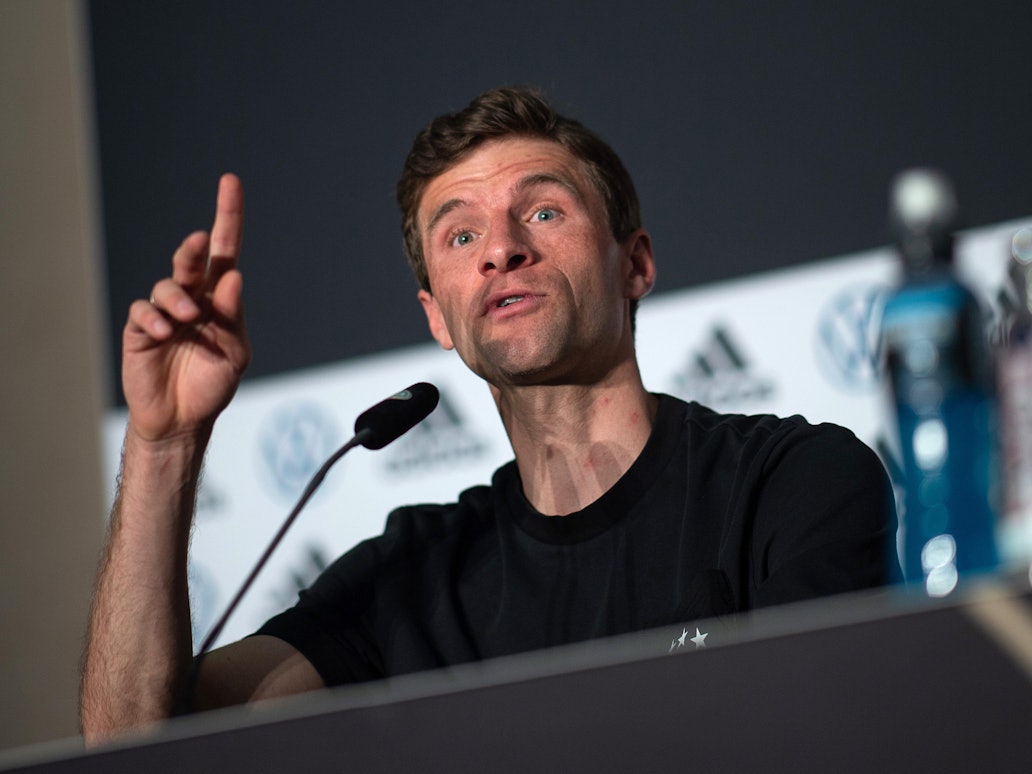 Nationalmannschaft, Deutschland, Pressekonferenz, vor dem Länderspiel gegen Israel. Thomas Müller spricht.