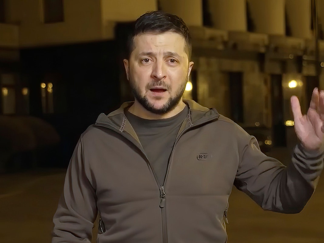 Wolodymyr Selenskyj, hier am 24. März 2022, hat sich mit einem eindringlichen Appell an die Nato gewandt.