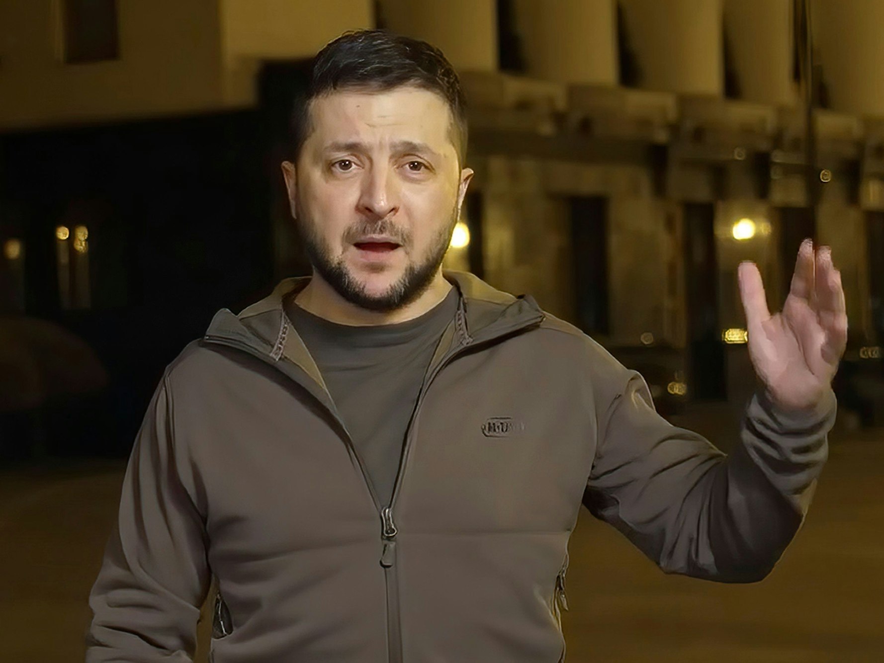 Wolodymyr Selenskyj, hier am 24. März 2022, hat sich mit einem eindringlichen Appell an die Nato gewandt.