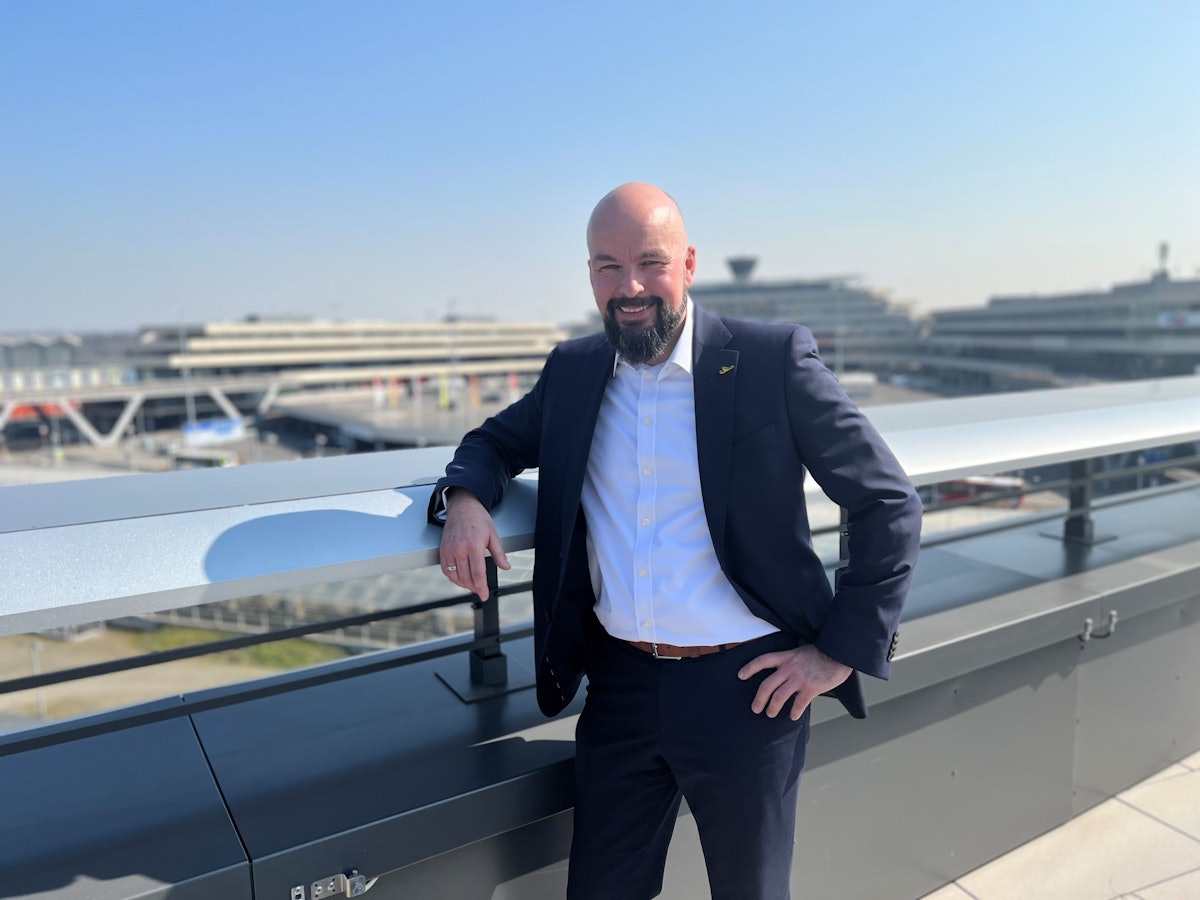 Thilo Schmid am 24. März 2022 bei der Pressekonferenz des neuen Sommerflugplans am Köln/Bonn Airport.