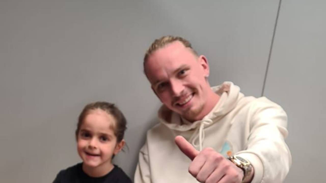 BVB-Profi Marius Wolf und FC-Fan Luis trafen sich beim BVB.