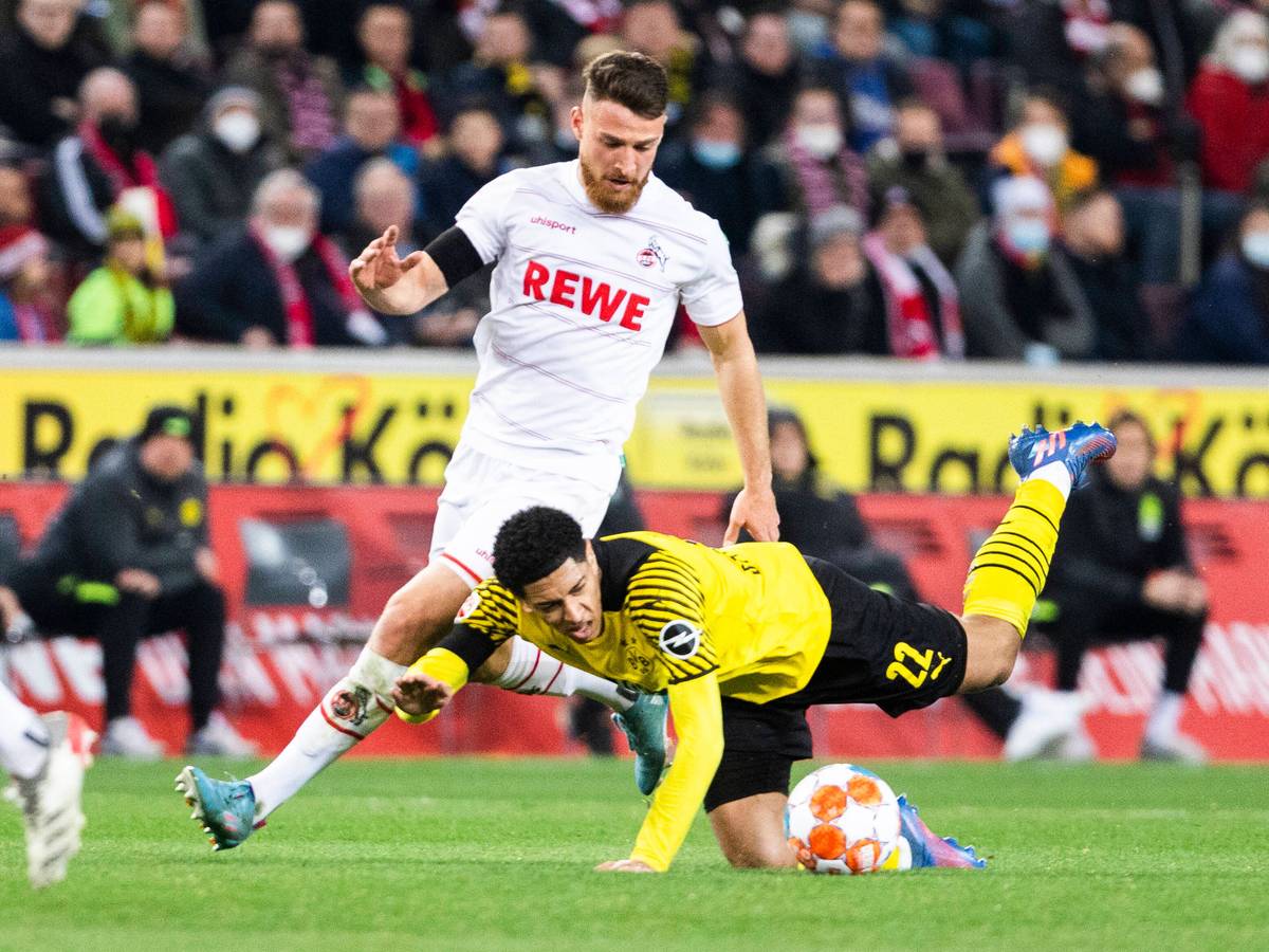 Salih Özcan gewinnt den Zweikampf gegen Jude Bellingham.