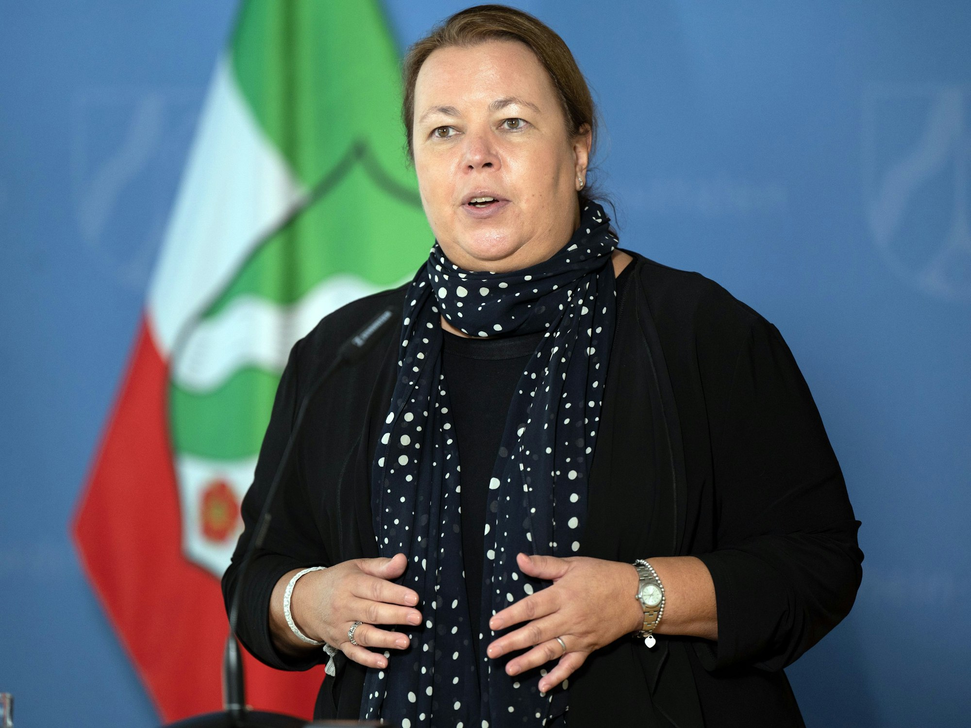 NRW-Umweltministerin Ursula Heinen-Esser, hier am 13. September 2021, will auf einen Sitz im neuen Landtag verzichten, falls sie gewählt werden sollte.