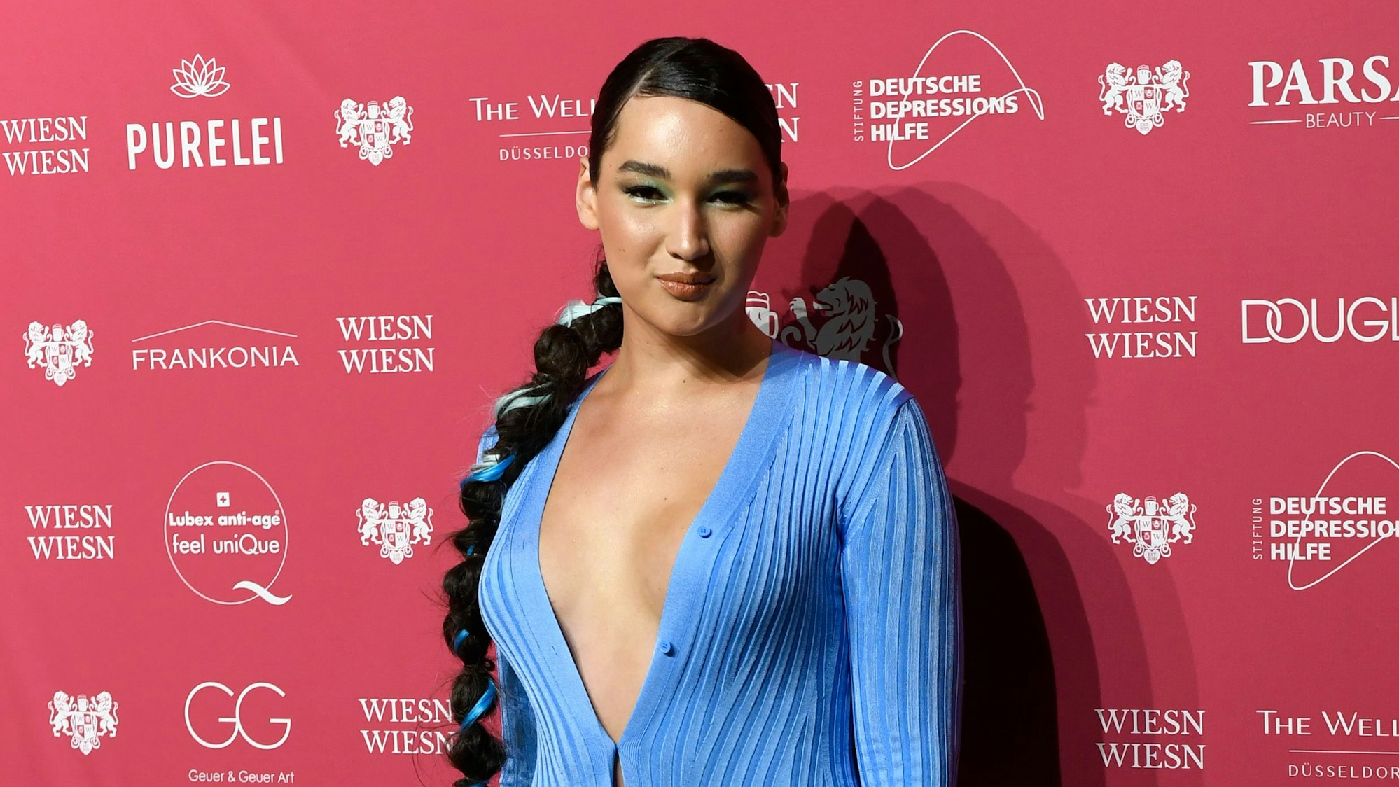 Model Alex Mariah Peter im März 2022 bei einem Charity-Dinner in Düsseldorf. Auf Instagram berichtete sie nun von ihrer grandiosen Gewichtsabnahme.