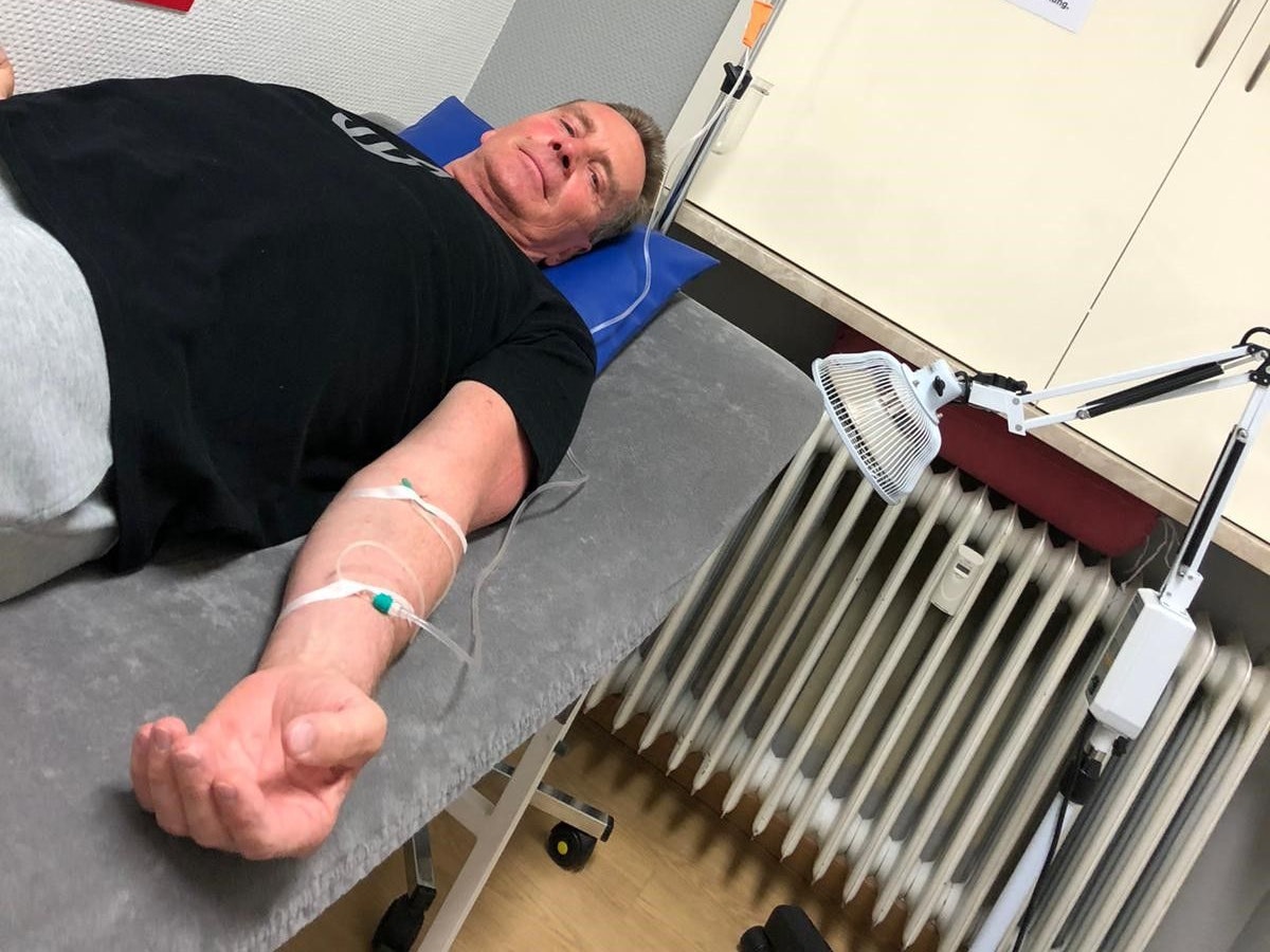 Jürgen Milski am Donnerstag (24. März) bei der Behandlung beim Arzt.