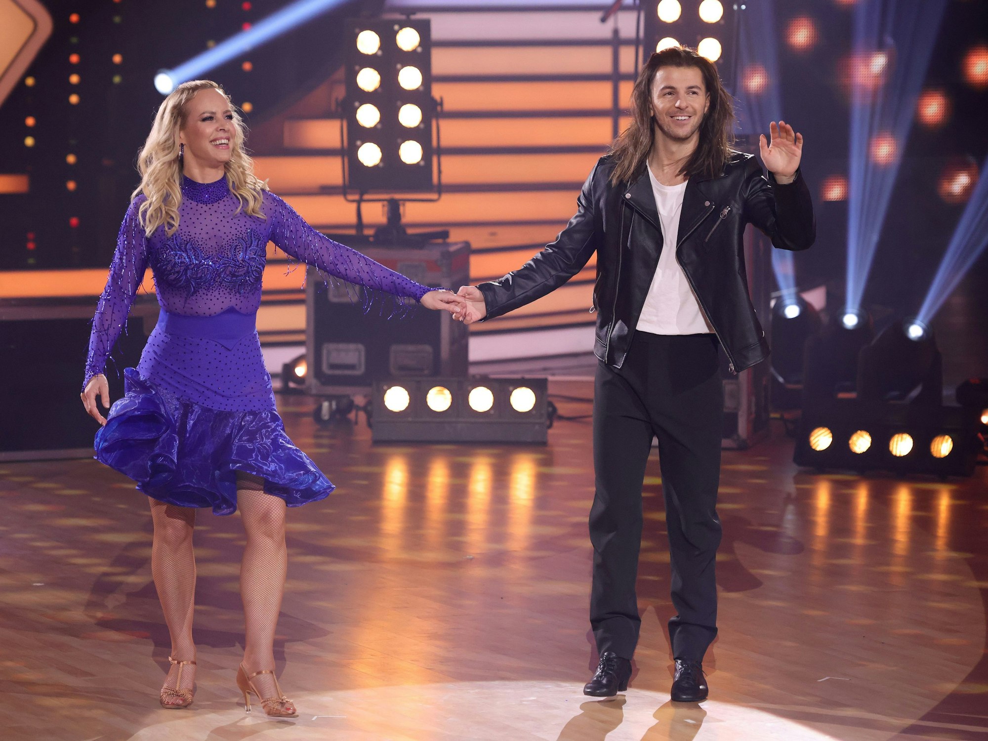 Riccardo Basile am 4. März 2022 mit Isabel Edvardsson bei „Let’s Dance“.
