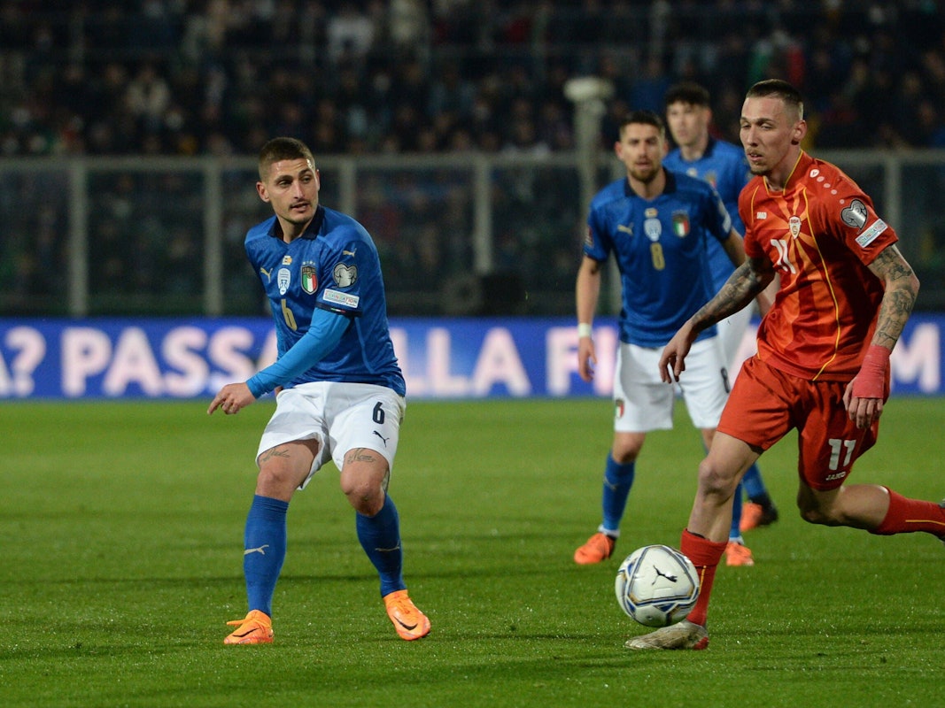 Darko Churlinov im Dribbling gegen Marco Veratti.